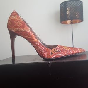 Carlos by Carlos Santana pointed toe pumps